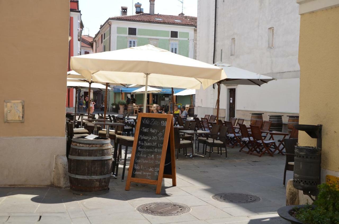 Stone Wall Apartment Izola Exterior foto
